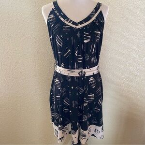 BCBG Maxazria Cream Black Sleeveless Dress Business Office Belt V Neck: Small